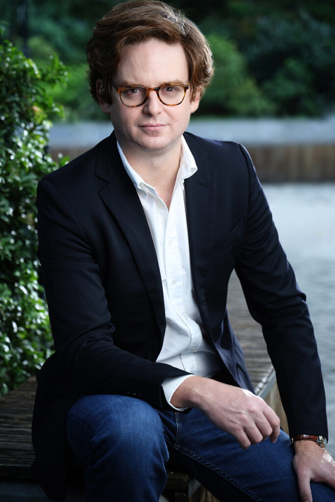 why-every-executive-needs-an-updated-professional-headshot